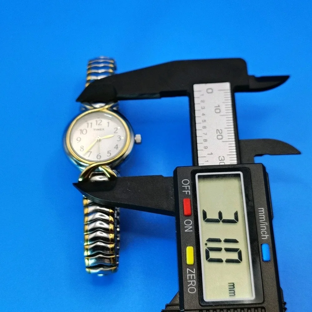Vintage 2004 Timex‎ 30mm Women's Quartz Watch Two Tone SS Stretch Bracelet